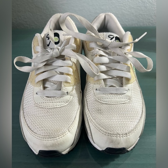 Nike Women's Air Max 90 SE Summit White - Picture 3 of 10